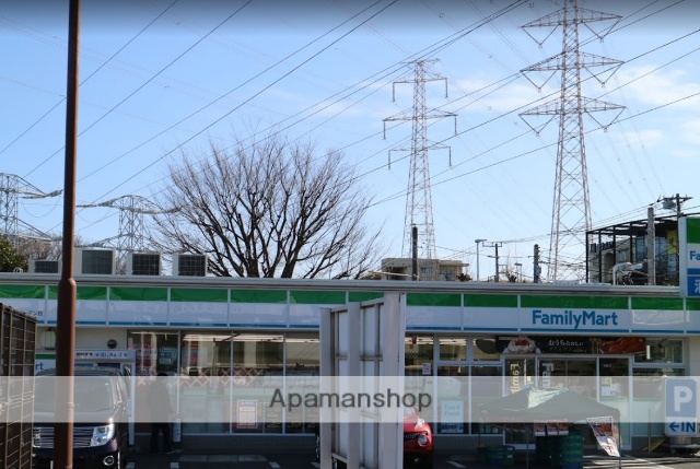 コンビニ　ファミリーマート松山港南台ガーデン店（コンビニ）まで500m