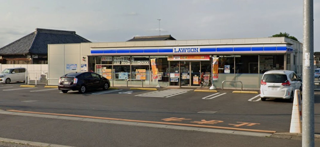 コンビニ　ローソン 土浦神立東二丁目店（コンビニ）まで300m