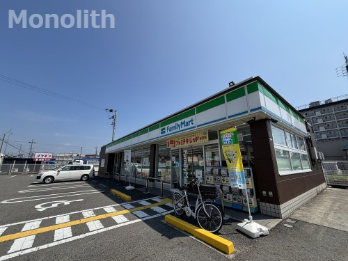 コンビニ　ファミリーマート 忠岡東一丁目店（コンビニ）まで633m