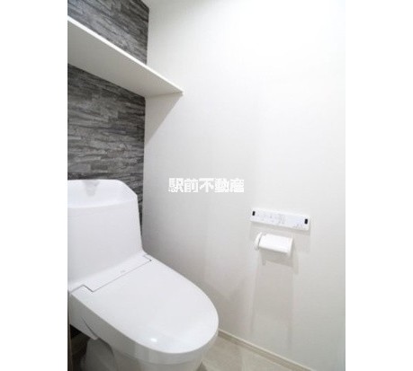 THE NOBLES 二日市駅前のトイレ写真