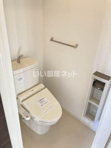広島電鉄皆実線 比治山橋駅 徒歩24分 2階建 築16年のトイレ写真