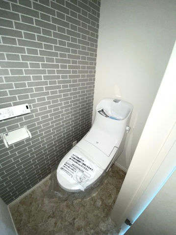 小田急線 百合ケ丘駅 徒歩1分 3階建 築6年のトイレ写真