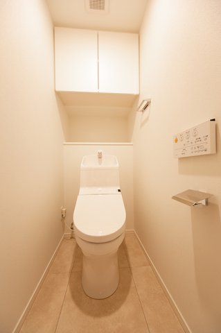 トイレ　※写真は同タイプ住戸です。