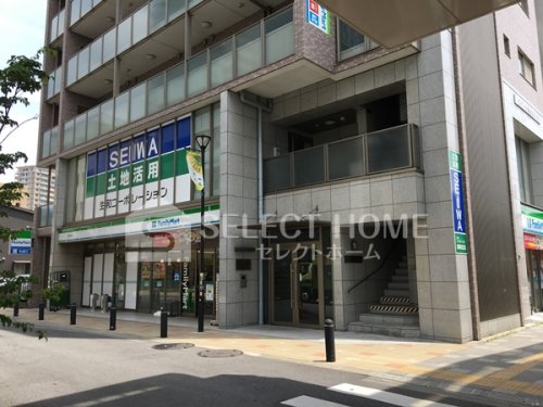 コンビニ　ファミリーマート 岡崎駅前店（コンビニ）まで306m
