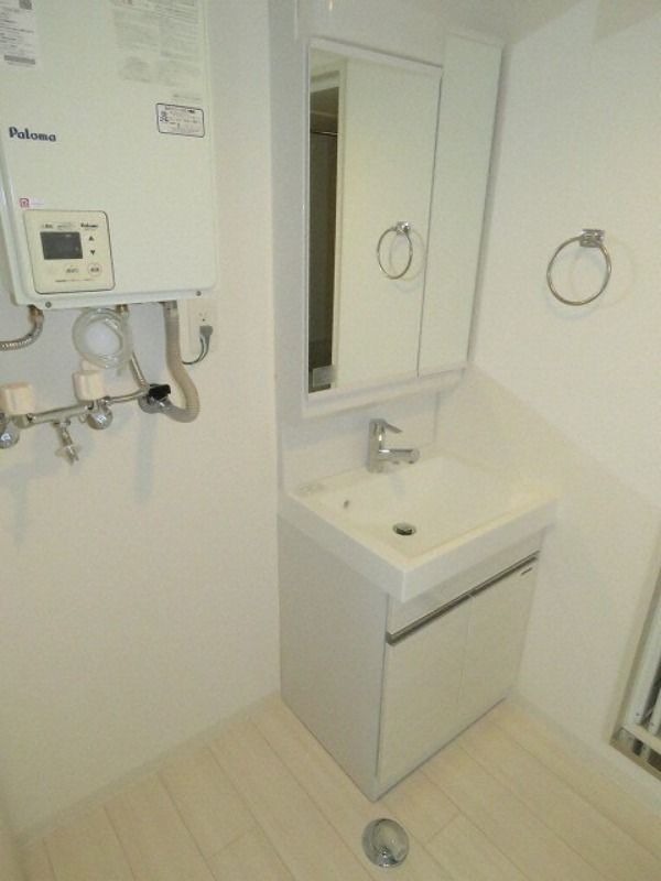 洗面設備　退去予定の為同間取り反転タイプのお部屋写真です♪