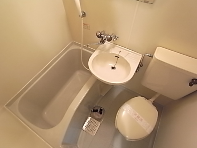 ＪＲ東海道本線 灘駅 徒歩9分 4階建 築37年のトイレ写真