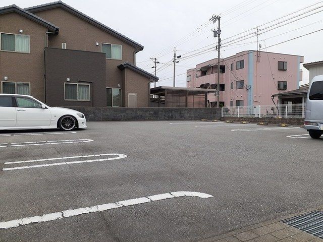 駐車場　駐車場があります