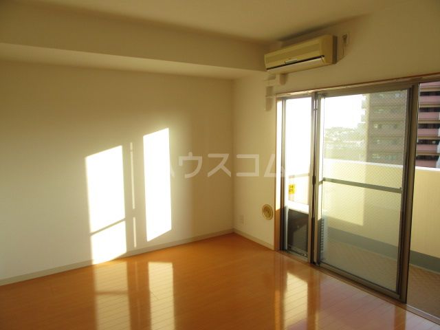 アーバンフラッツ町田の居間写真