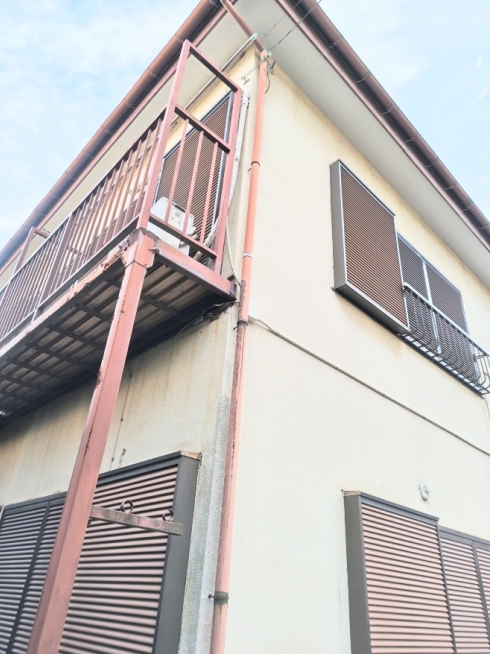 ＪＲ京浜東北線 鶴見駅 バス乗車時間：8分 最寄りバス停で下車 徒歩4分 築43年
