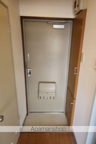 地下鉄南北線 北１２条駅 徒歩2分 5階建 築41年の玄関写真