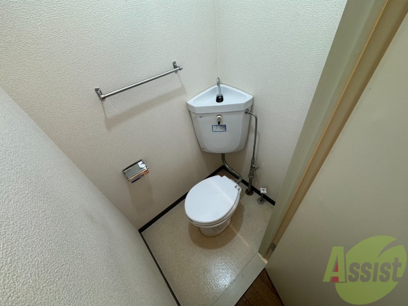 トイレ　こちらはトイレです。清潔感があり、安心して使用できます。