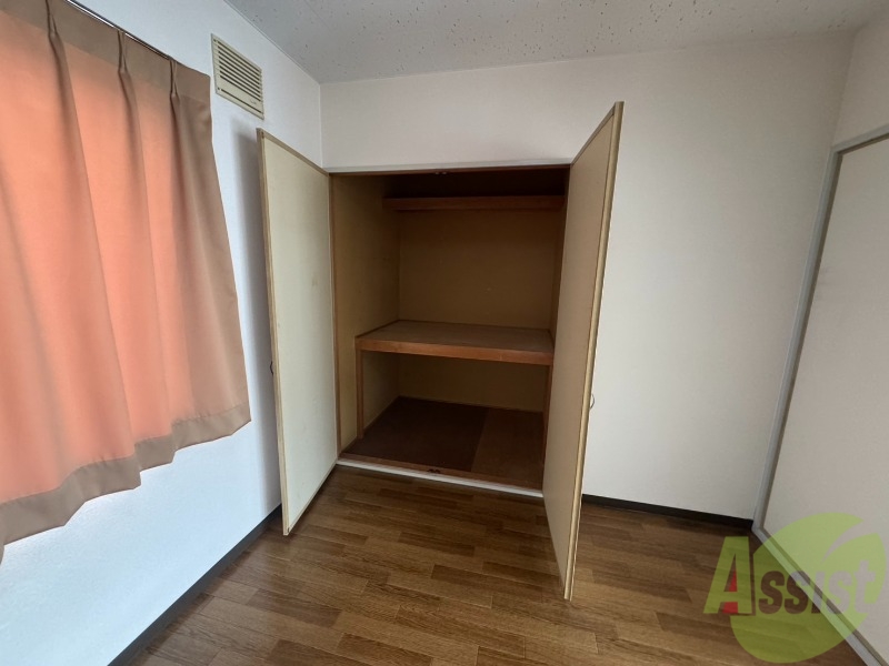 収納　寝室の収納です。部屋がすっきり片付きます。