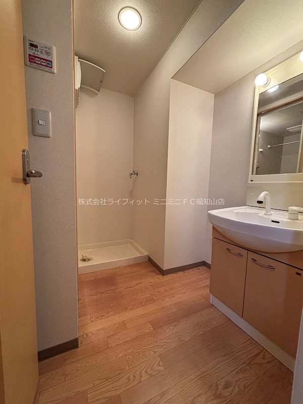 洗面設備　※同タイプ別部屋の写真となります。
