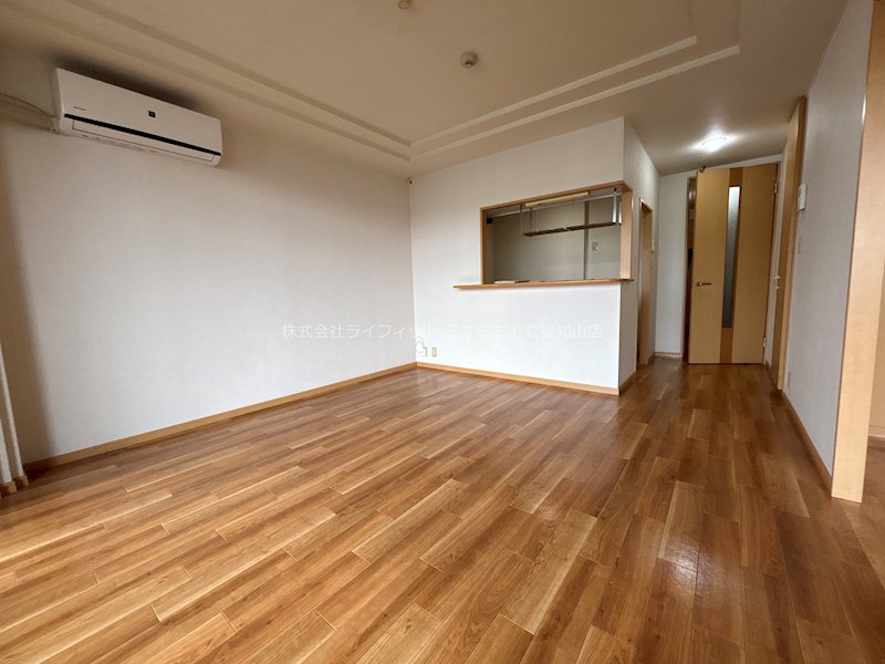居室・リビング　※同タイプ別部屋の写真となります。