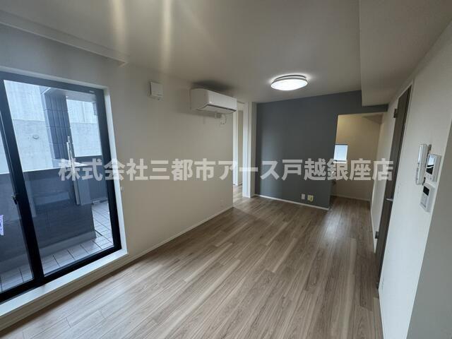 メゾンイセモトNo.1の居間写真