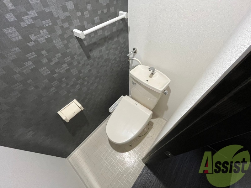 トイレ　こちらはトイレです。清潔感があり、安心して使用できます。