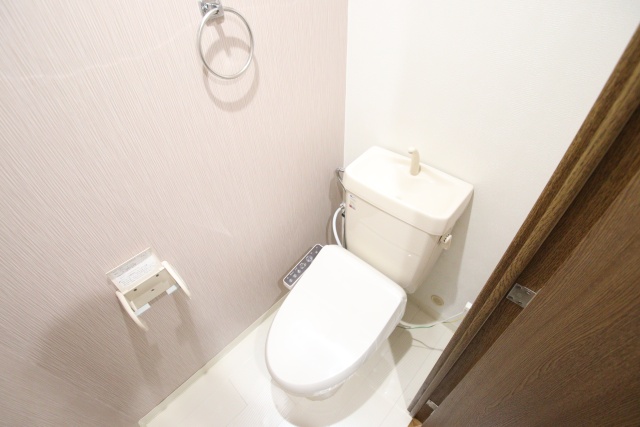 トイレ　※写真は別室の参考です。現況優先