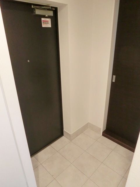 玄関　リフォーム前写真