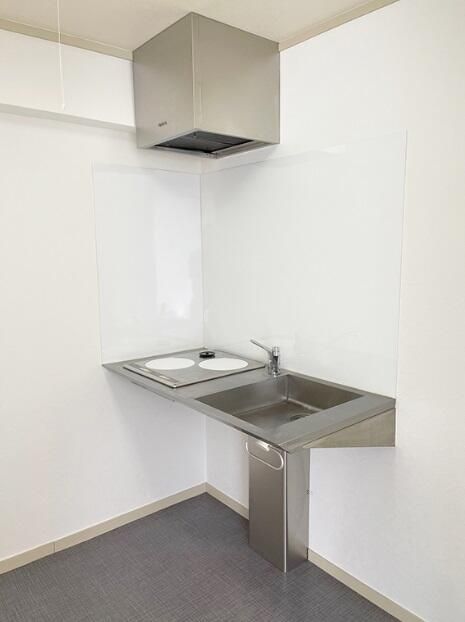 東京メトロ日比谷線 広尾駅 徒歩8分 10階建 築48年のキッチン写真