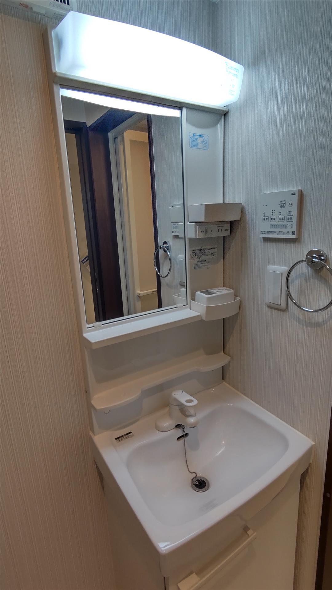 洗面設備　写真は別部屋のもの(参考)