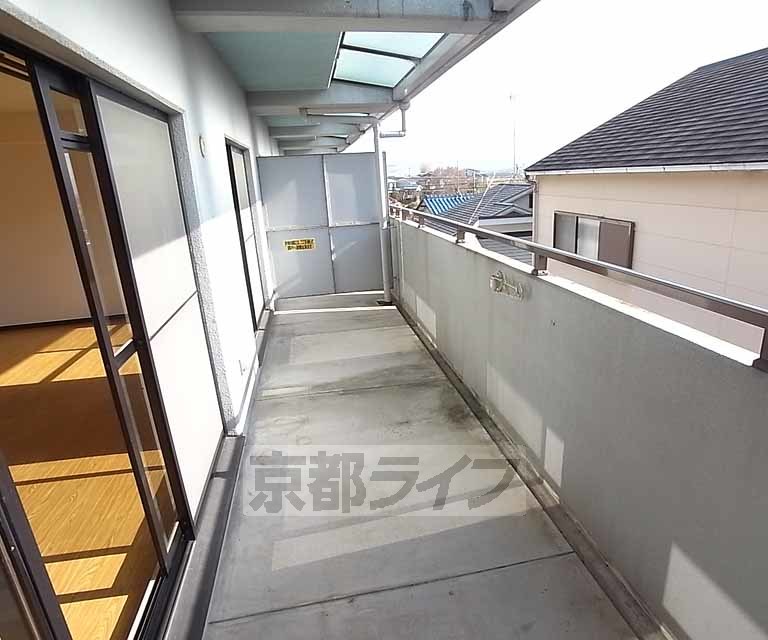 バルコニー　南向きのバルコニーです。