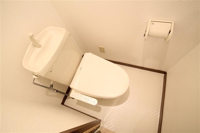 トイレ　温水洗浄便座★