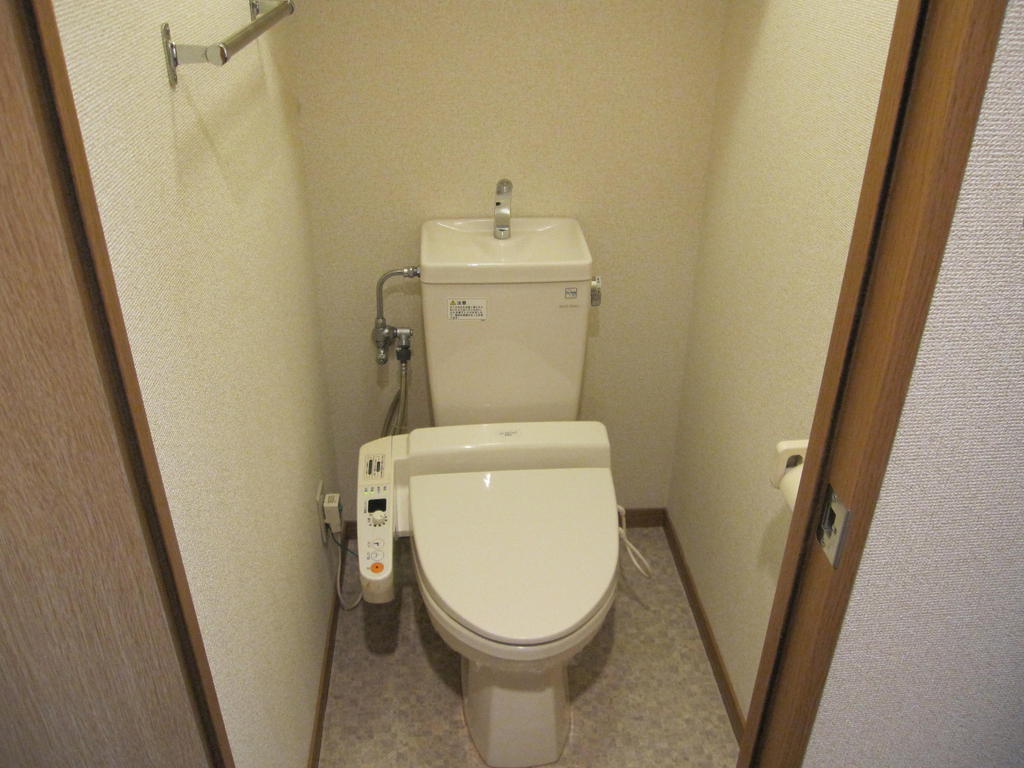 トイレ　ウォシュレット付