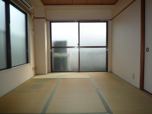 千駄木4丁目 貸家の居間写真