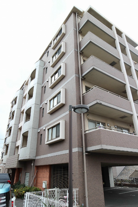 北九州市小倉北区大畠のマンションの建物外観