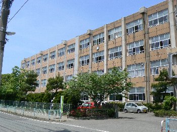 【セジュール城東の中学校】