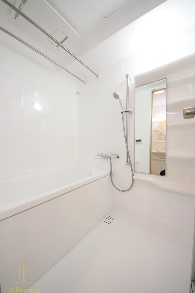 バス・シャワールーム　テン・フォーティ