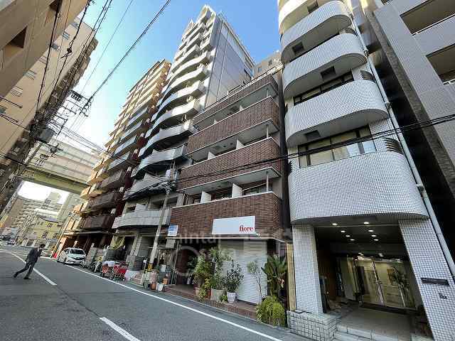 大阪市西区江戸堀のマンションの建物外観