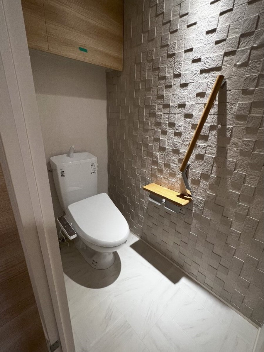 ＪＲ仙山線 北山形駅 徒歩9分 3階建 築3年のトイレ写真