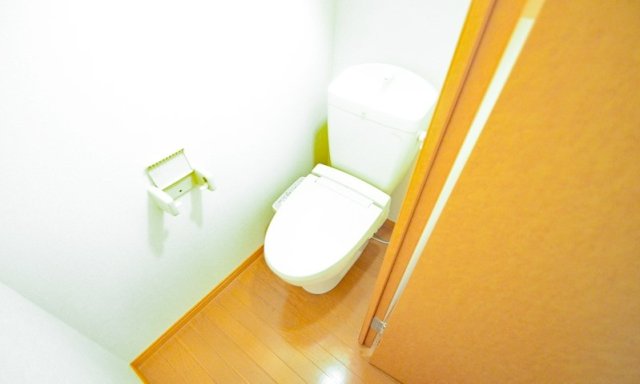 トイレ　同物件別号室です。