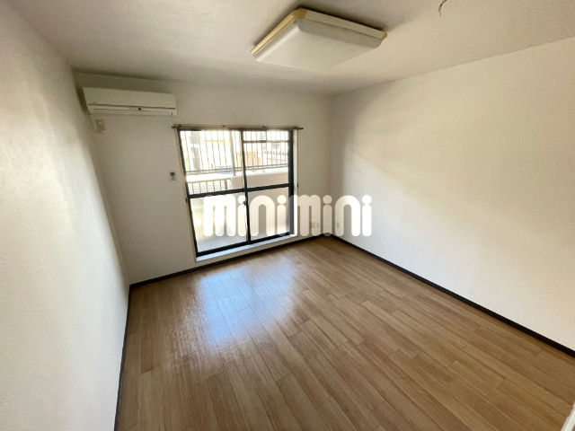 居室・リビング　６帖のお部屋です