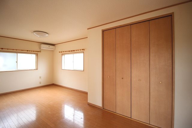 その他部屋・スペース　エアコン・大容量のクローゼット付き洋室