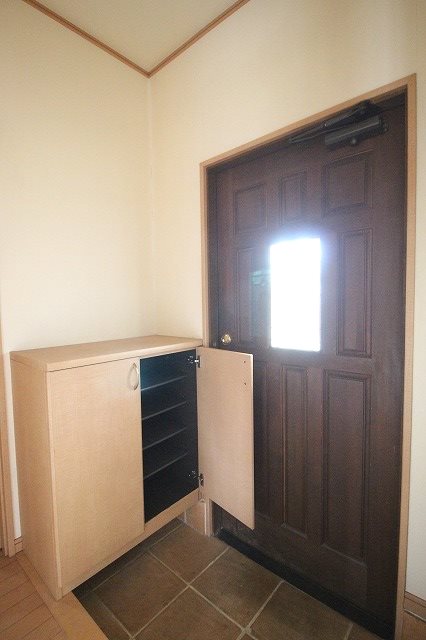 玄関　シューズボックス付玄関