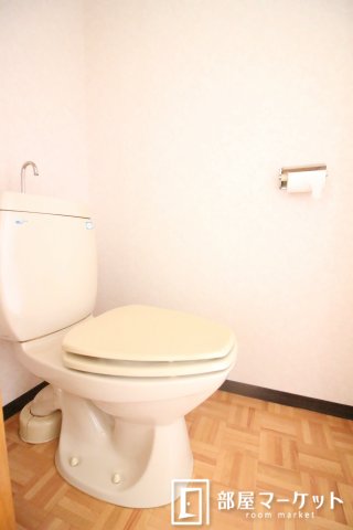 【豊田市宮上町のアパートのトイレ】
