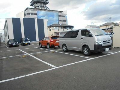 【レオネクストエスペランサの駐車場】