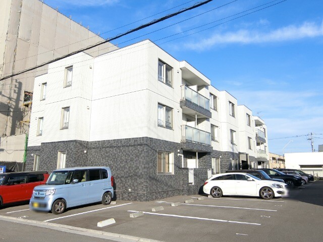 【函館市松陰町のマンションの建物外観】