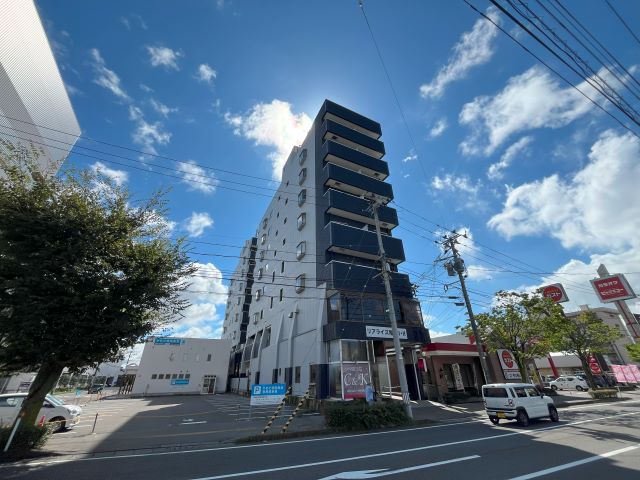 リアライズ亀田IIの建物外観