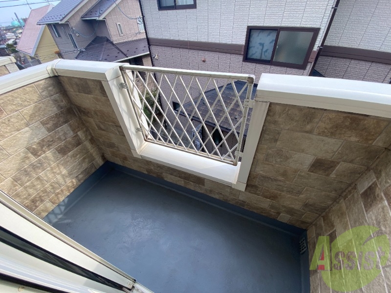 バルコニー　バルコニーが付いているので晴れた日は洗濯物が干せますね