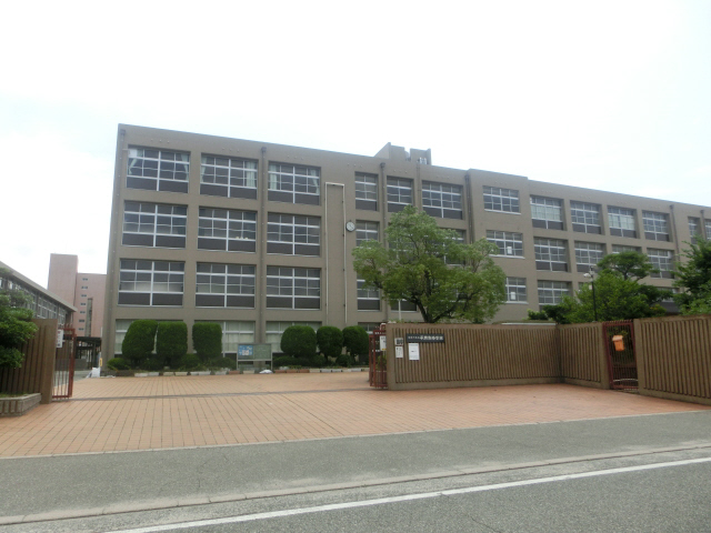 中学校　平岡南中学校（中学校）まで673m