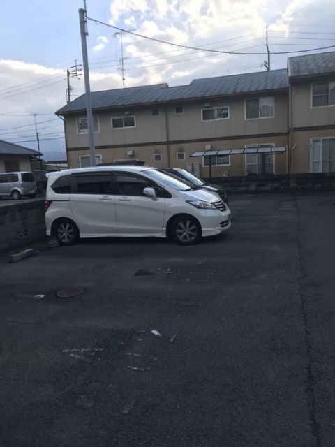 【ステーションハウス久米III　B棟の駐車場】