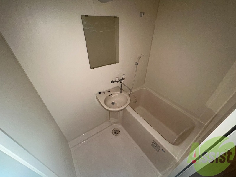 バス・シャワールーム　浴槽でゆっくりと湯船に浸かることが出来ます