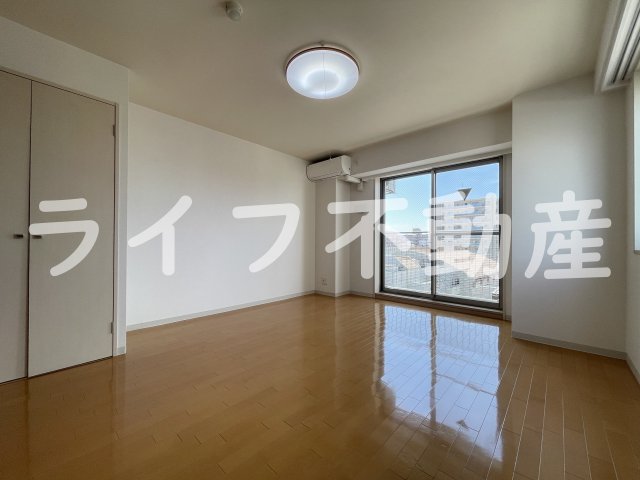 居室・リビング　こちらの居間で趣味の時間をお楽しみください