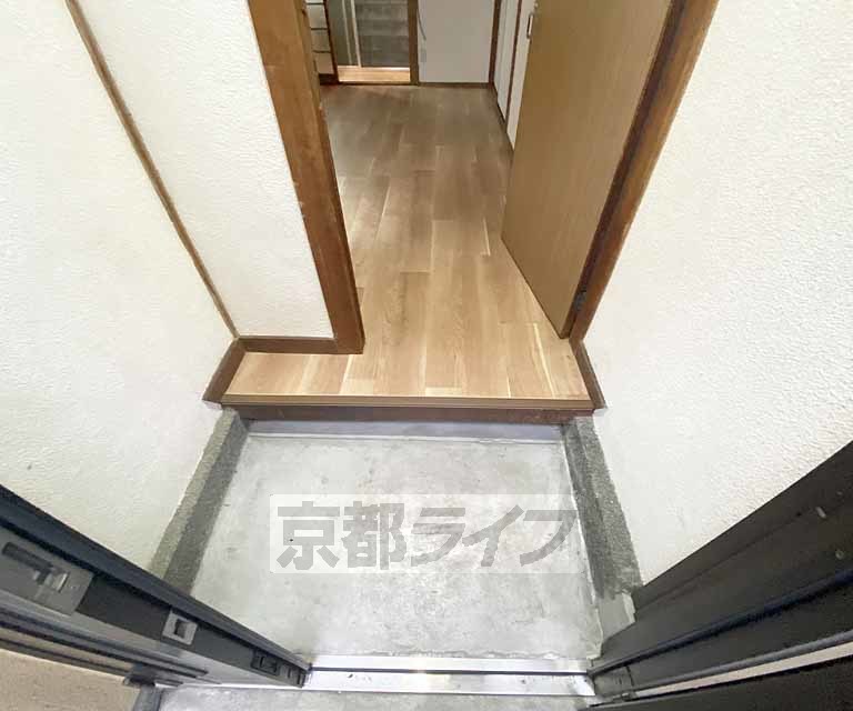 玄関　大きな段差がありません