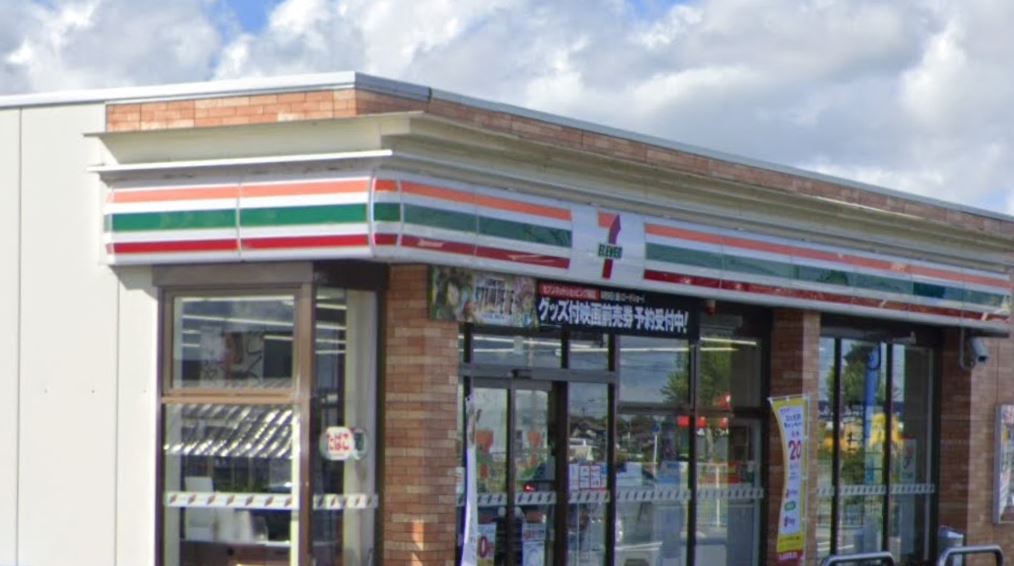 コンビニ　セブンイレブン 引佐井伊谷店（コンビニ）まで1026m