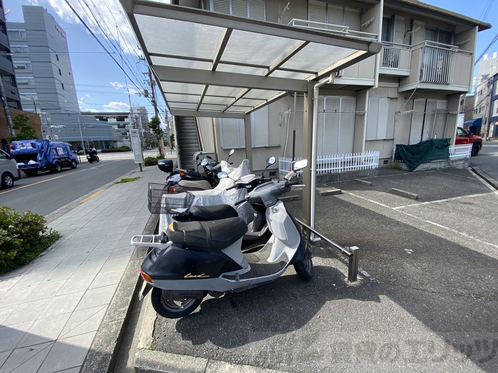 駐車場　駐車場