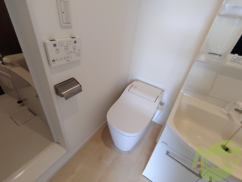 トイレ　トイレは綺麗でウォッシュレットも付いて快適にお使い頂けます。